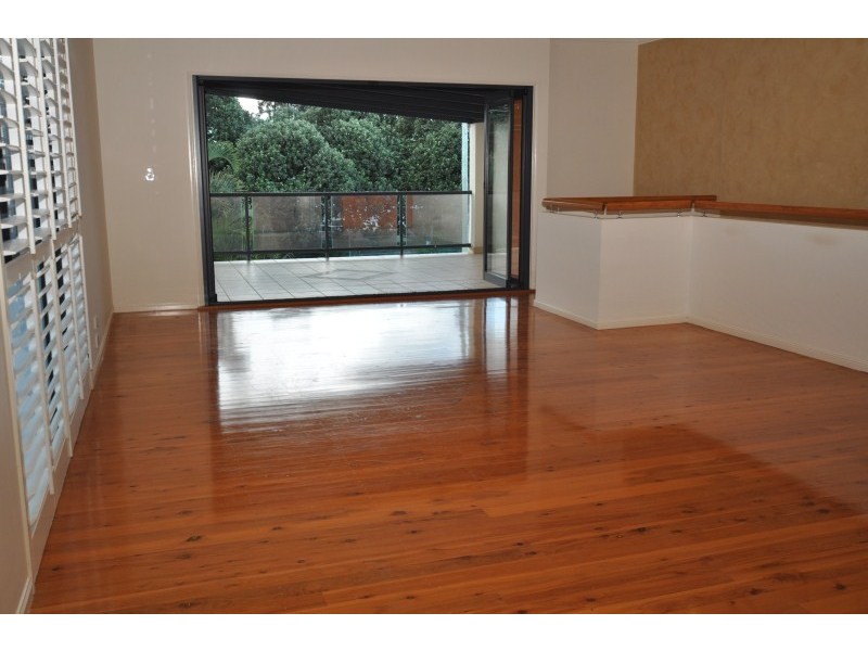 2/36 Poinsettia Avenue, Runaway Bay QLD 4216