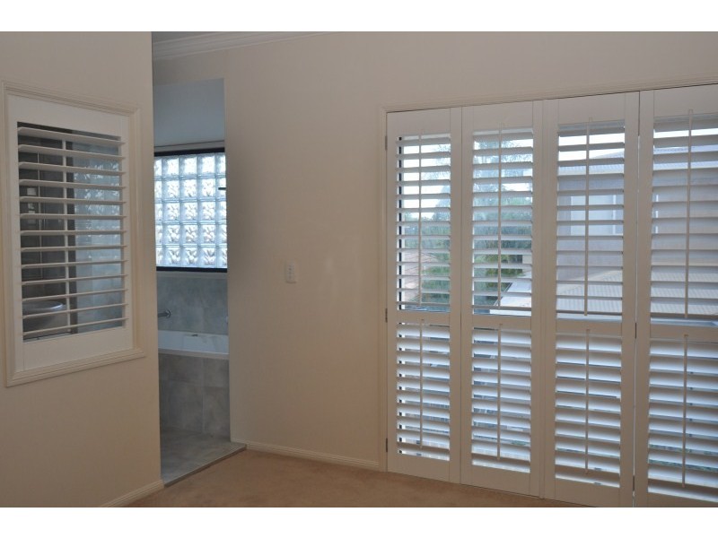 2/36 Poinsettia Avenue, Runaway Bay QLD 4216