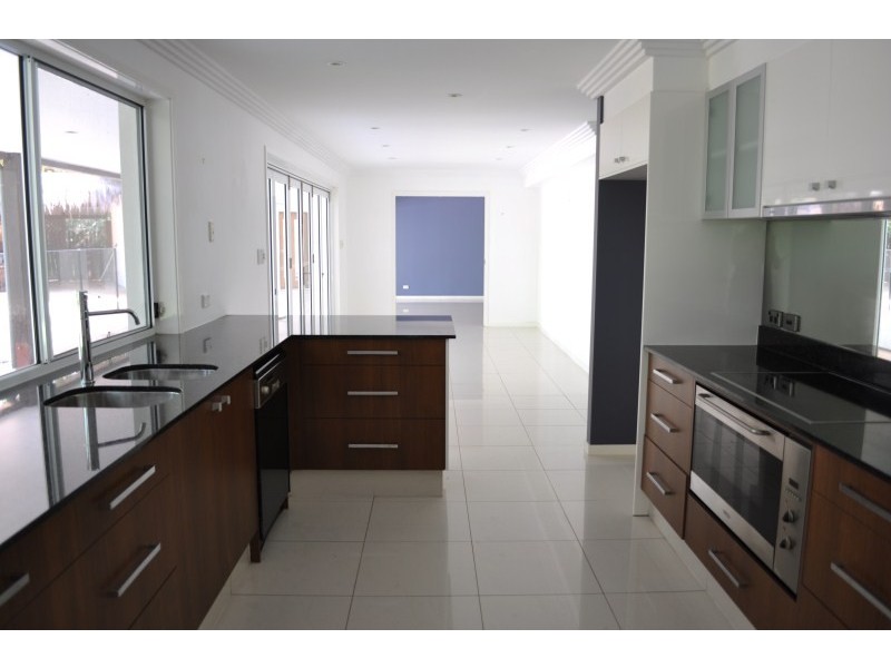 10 Georgina Street, Oxenford QLD 4210