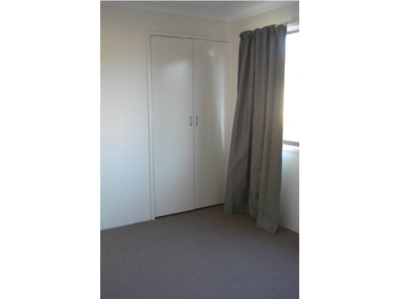 2/156 Frank Street, Labrador QLD 4215