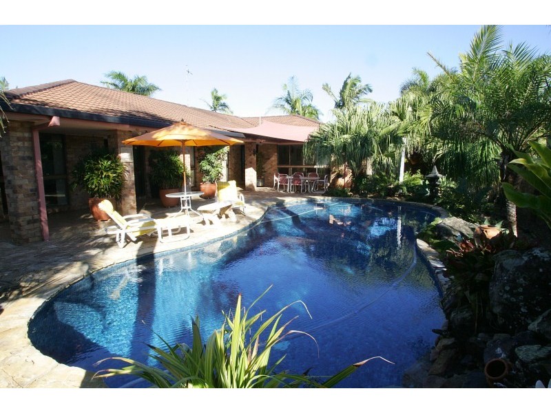 6 Hyacinth Avenue, Hollywell QLD 4216