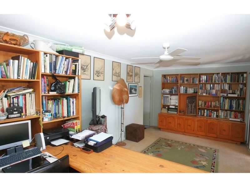 6 Hyacinth Avenue, Hollywell QLD 4216