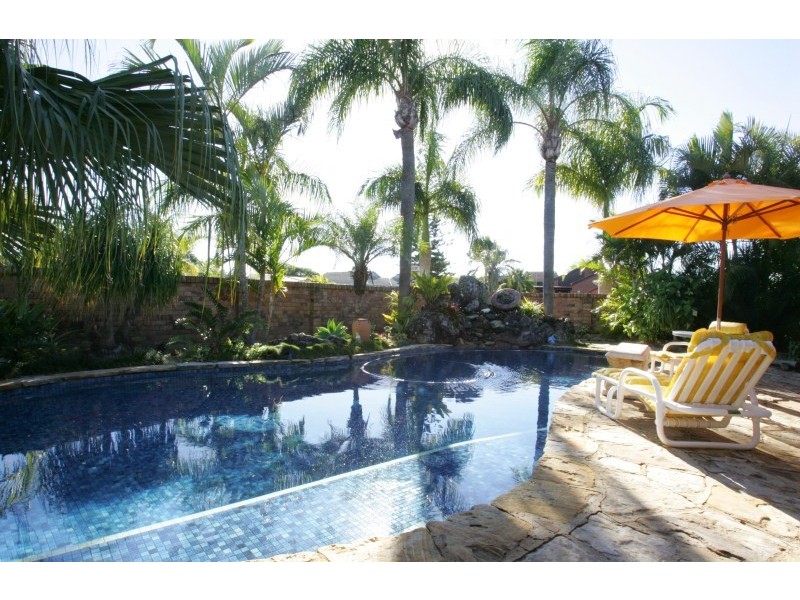 6 Hyacinth Avenue, Hollywell QLD 4216