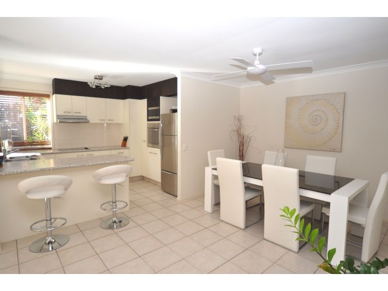42 Marble Arch Place, Arundel QLD 4214
