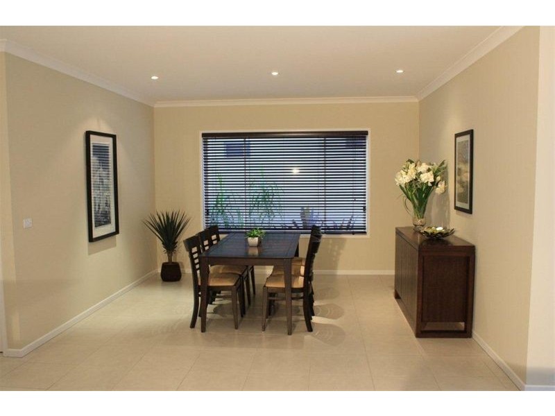 9126 Peter Senior Drive, Hope Island QLD 4212