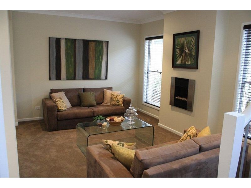9126 Peter Senior Drive, Hope Island QLD 4212
