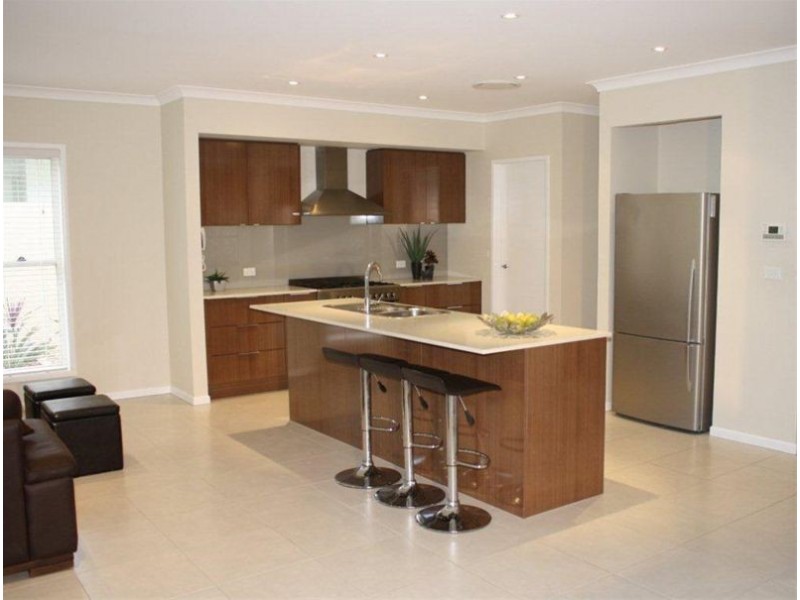 9126 Peter Senior Drive, Hope Island QLD 4212