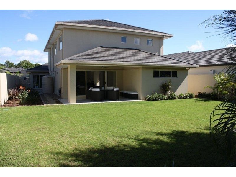 9126 Peter Senior Drive, Hope Island QLD 4212
