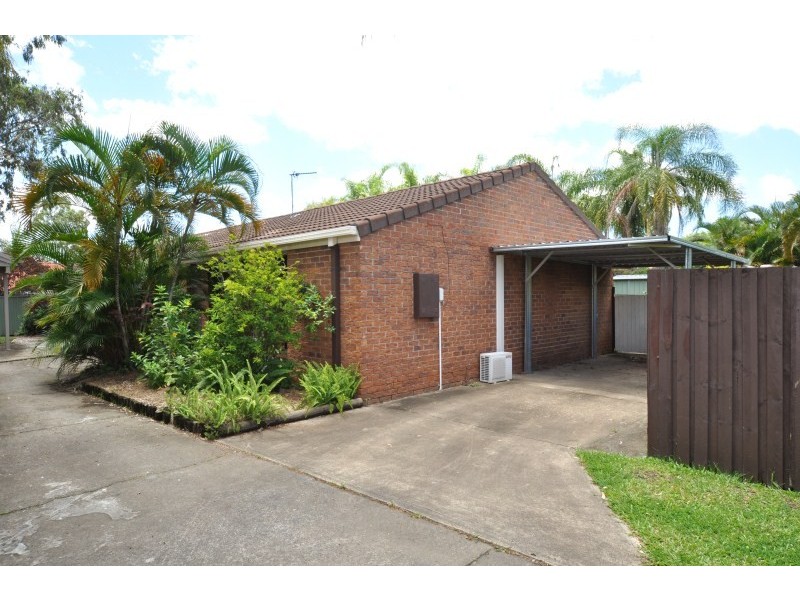 1/185 Olsen Avenue, Labrador QLD 4215
