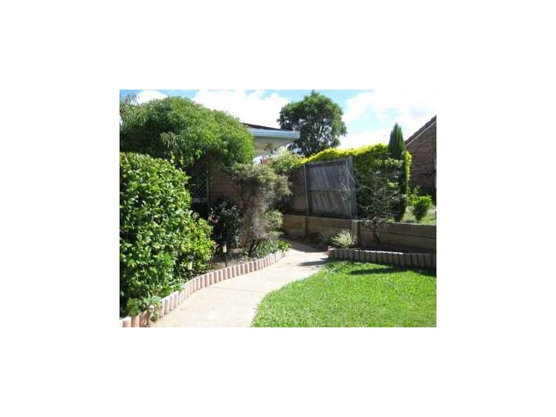 2/8 Ash Court, Arundel QLD 4214