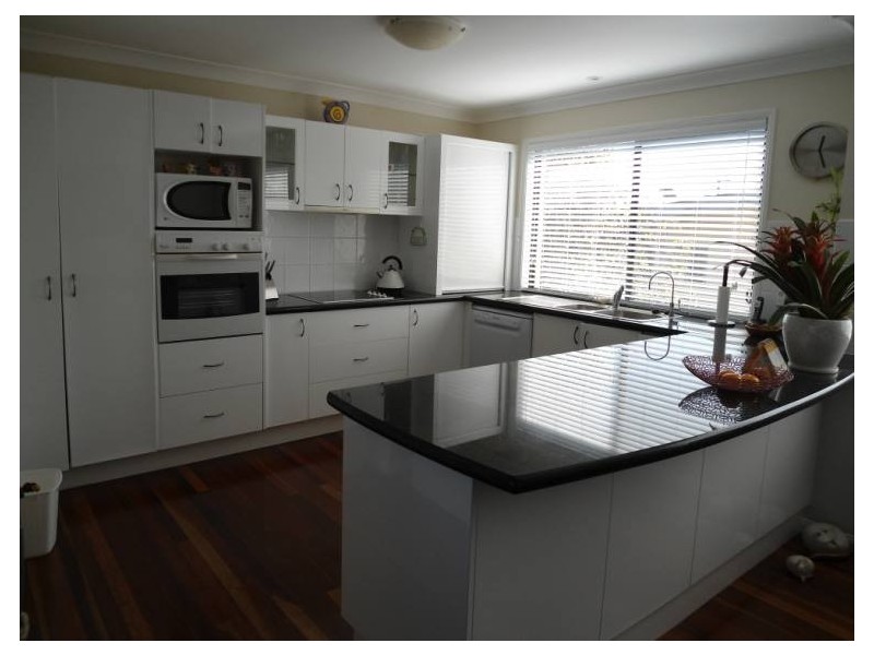 2/3 Ray Street, Runaway Bay QLD 4216