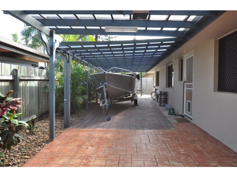 12 Koitaki Court, Runaway Bay QLD 4216