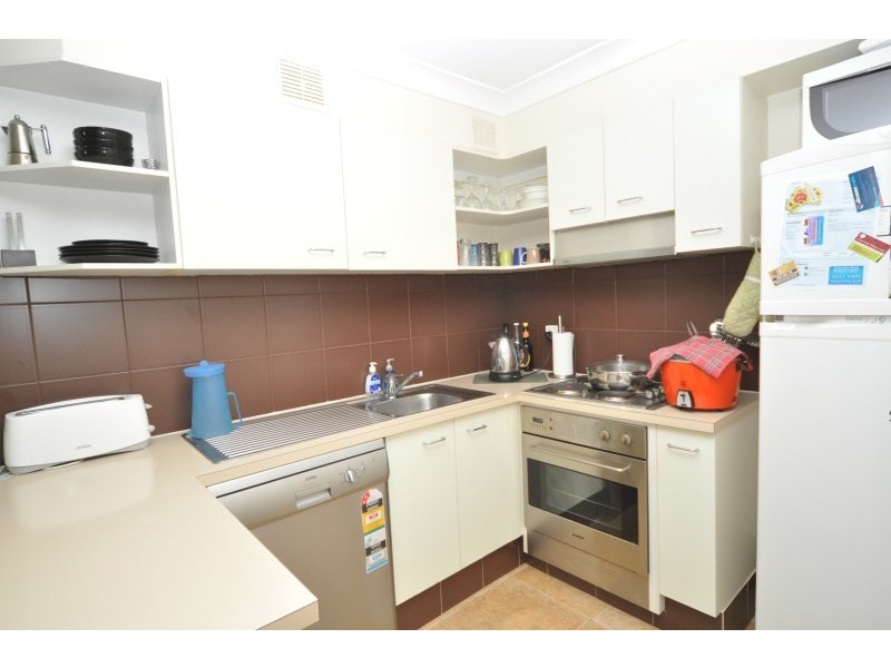 4/77 Government Road, Labrador QLD 4215