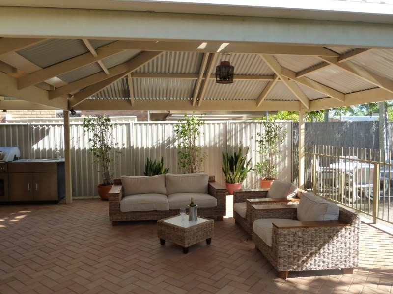 11 Waranga Way, Coombabah QLD 4216