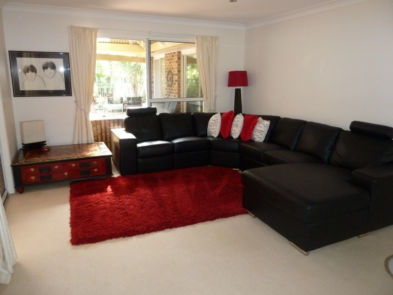 11 Waranga Way, Coombabah QLD 4216