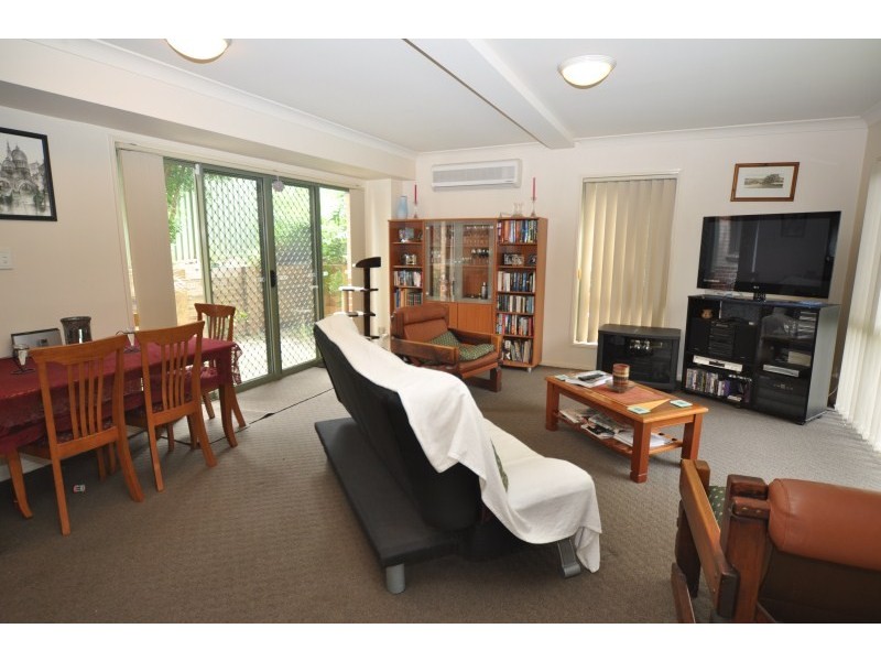 4/93 Whiting Street, Labrador QLD 4215