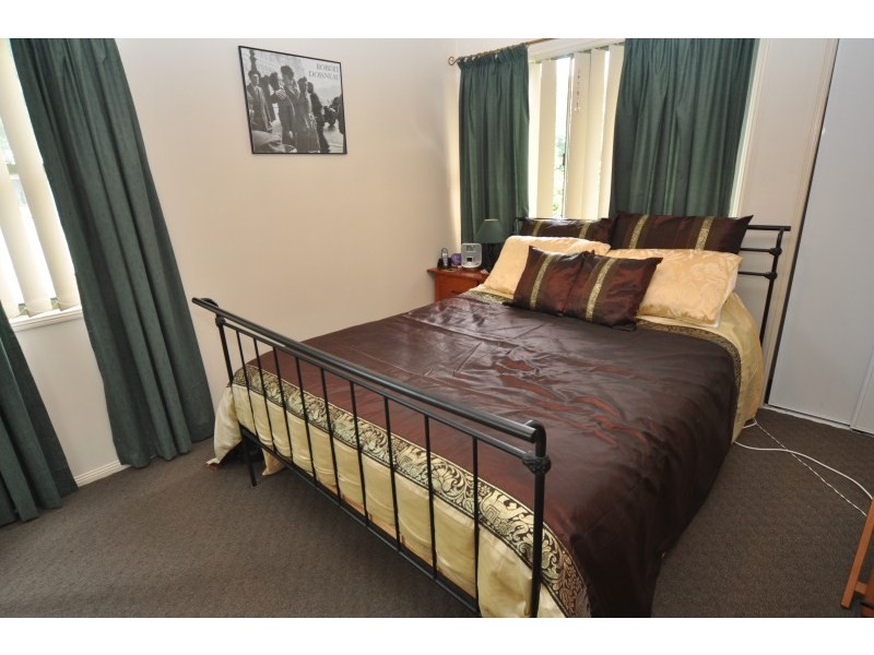 4/93 Whiting Street, Labrador QLD 4215