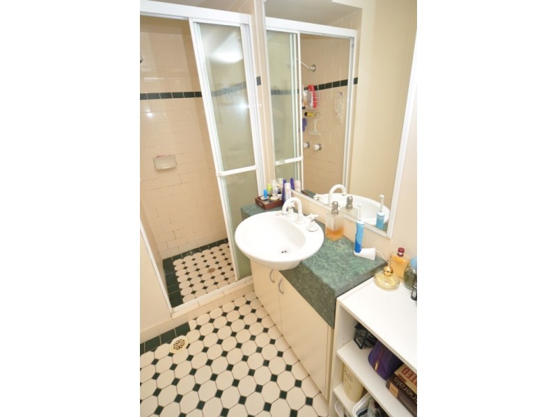 4/93 Whiting Street, Labrador QLD 4215