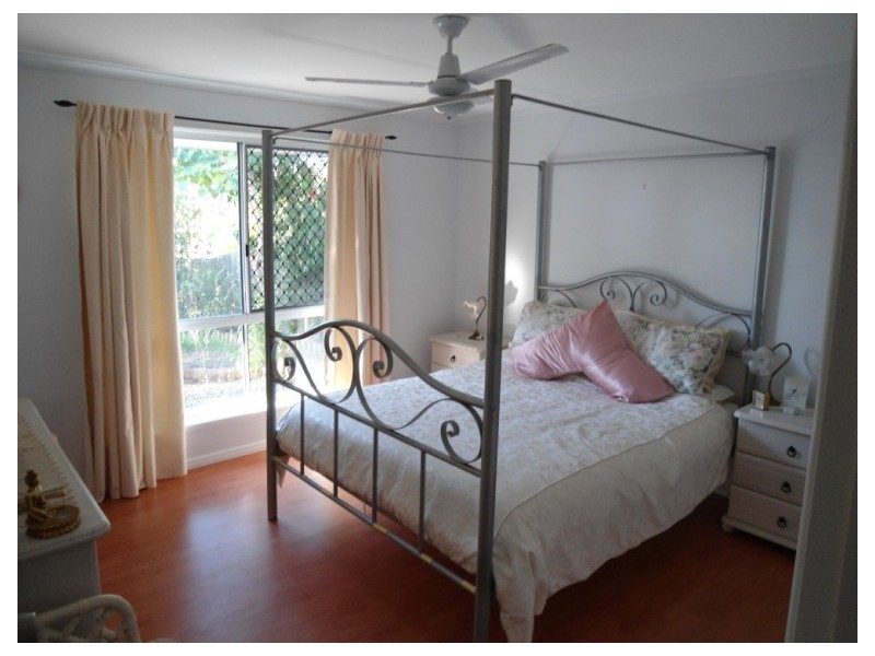 2/2 Hollywood Place, Oxenford QLD 4210