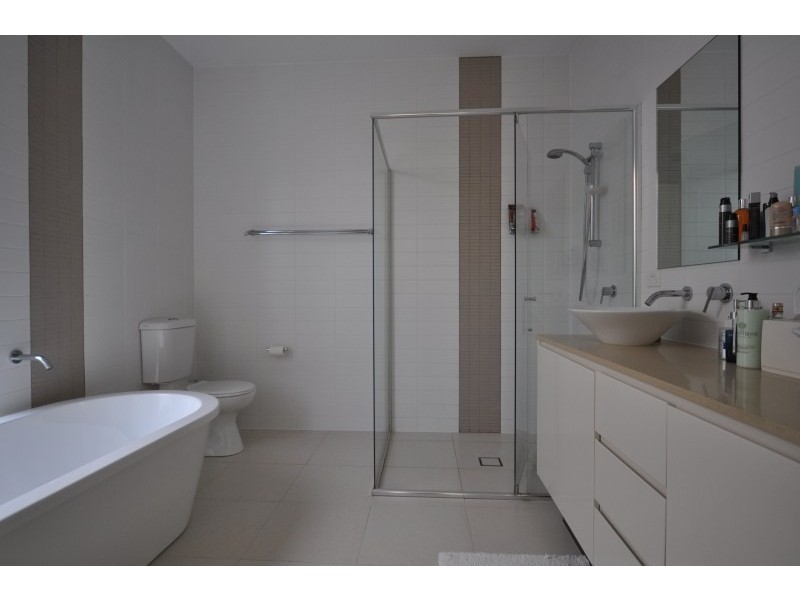3 Ruthenium Court, Hope Island QLD 4212