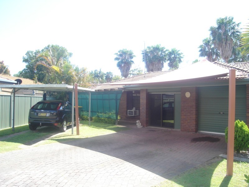 2/12 Telopea Street, Labrador QLD 4215