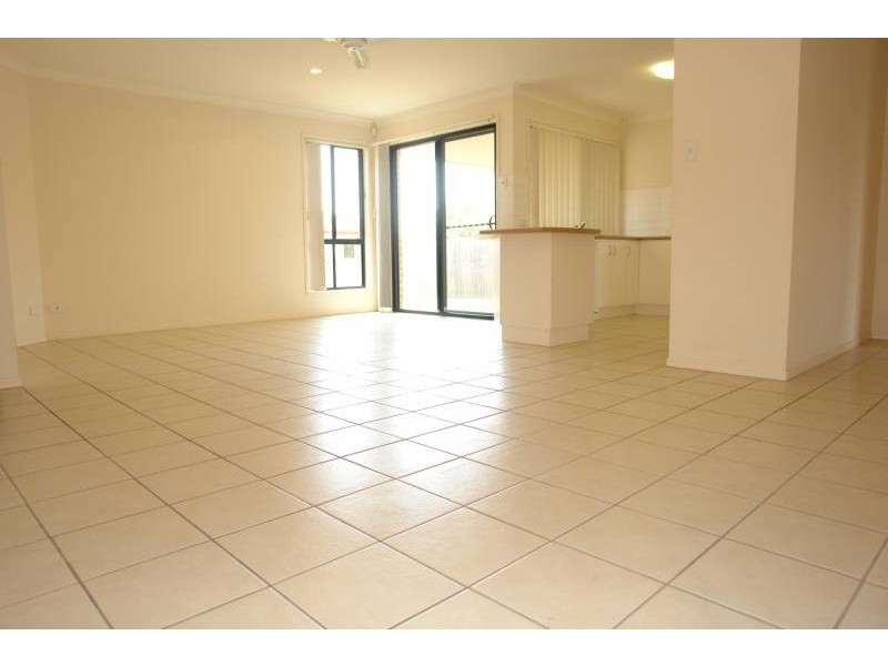 7 Buddy Holly Close, Parkwood QLD 4214