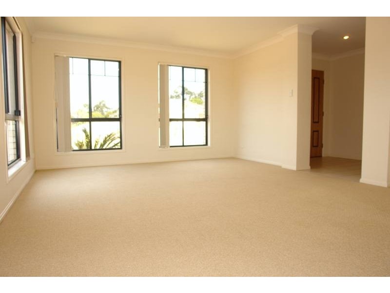 7 Buddy Holly Close, Parkwood QLD 4214