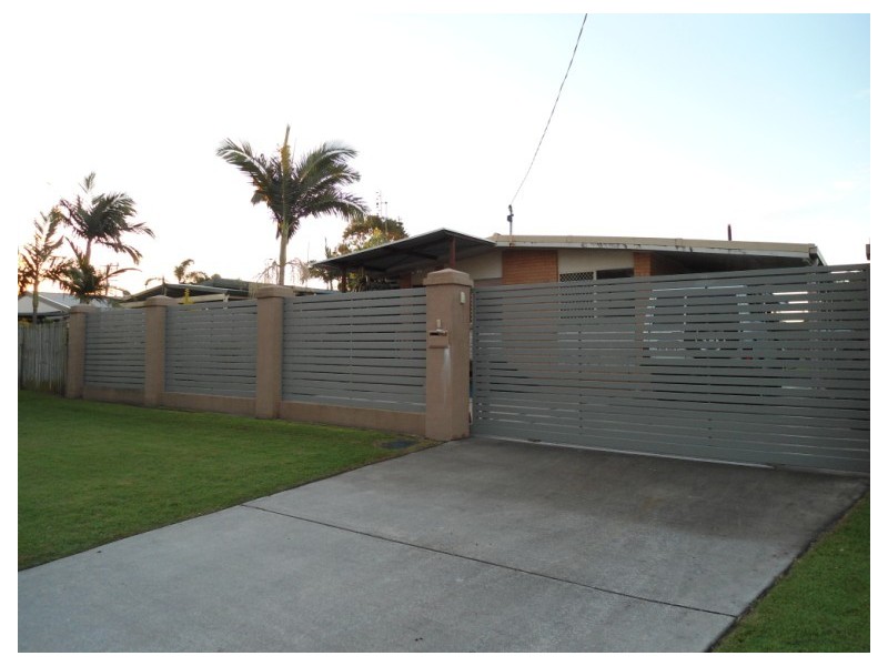 15 Nambur Street, Runaway Bay QLD 4216