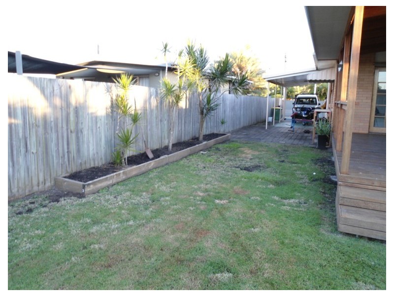 15 Nambur Street, Runaway Bay QLD 4216