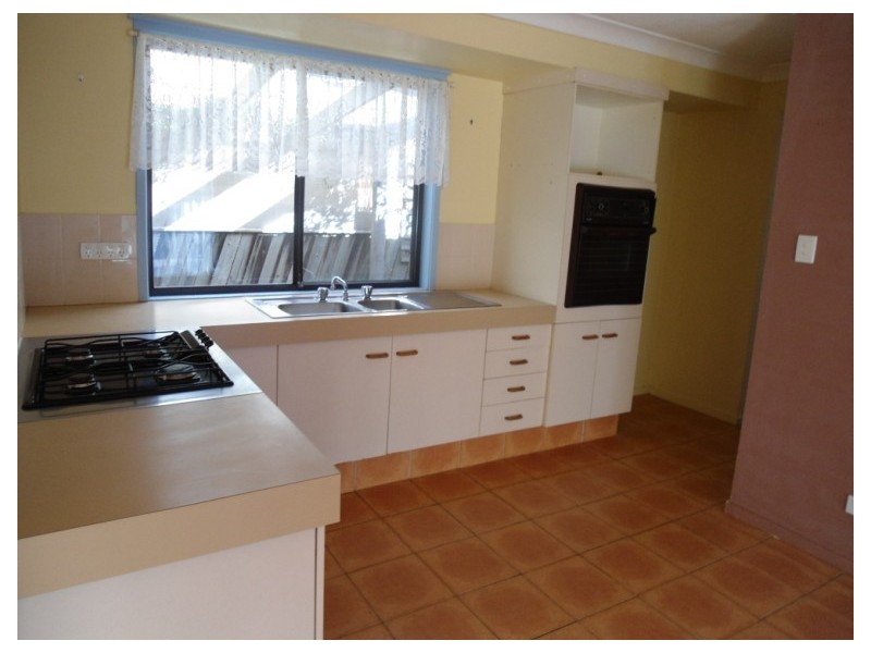 1/22 Nina Parade, Arundel QLD 4214