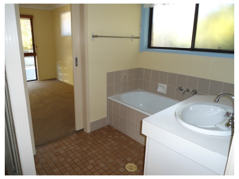 1/22 Nina Parade, Arundel QLD 4214