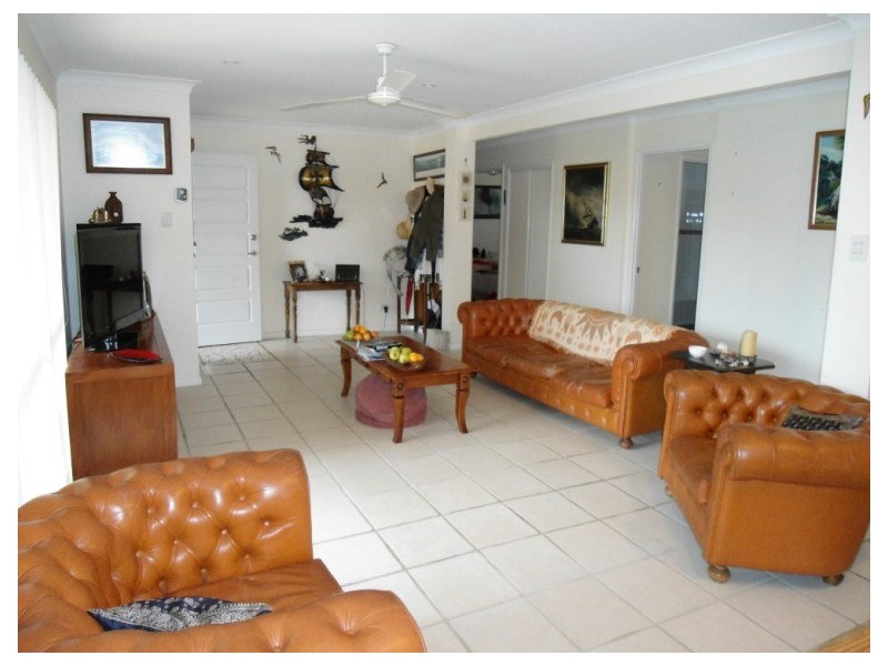 34 Thrush Avenue, Paradise Point QLD 4216