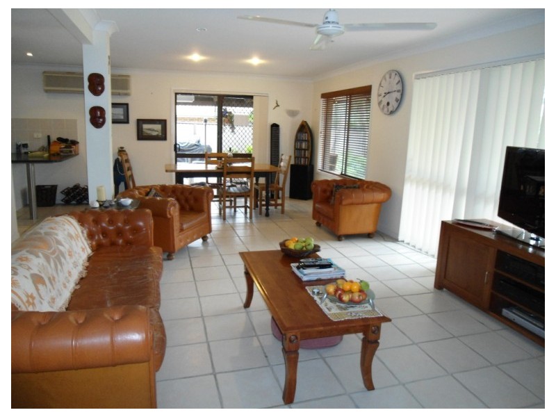 34 Thrush Avenue, Paradise Point QLD 4216