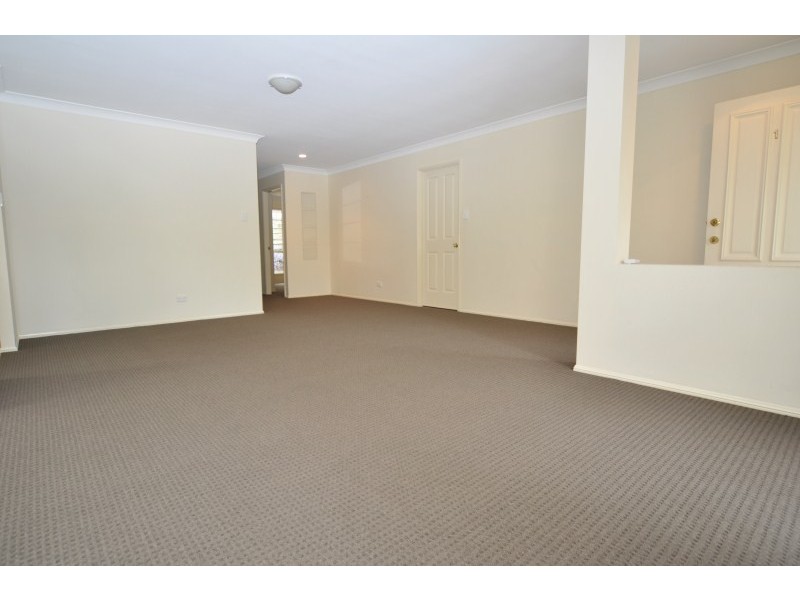 1/229 Government Road, Labrador QLD 4215