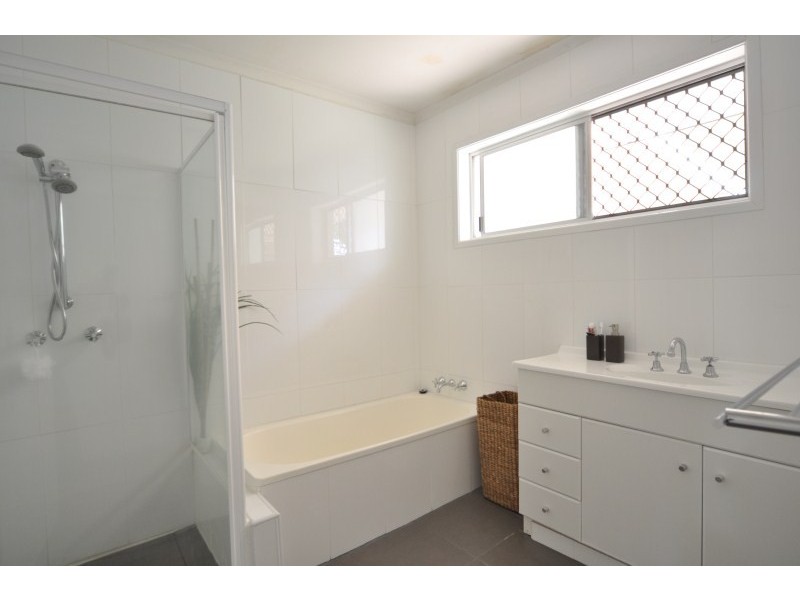14 Collier Avenue, Biggera Waters QLD 4216