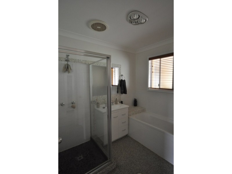 18 Alcott Court, Parkwood QLD 4214