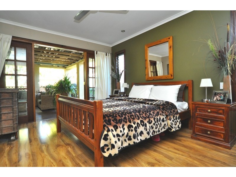 16 St Nicholas Street, Runaway Bay QLD 4216