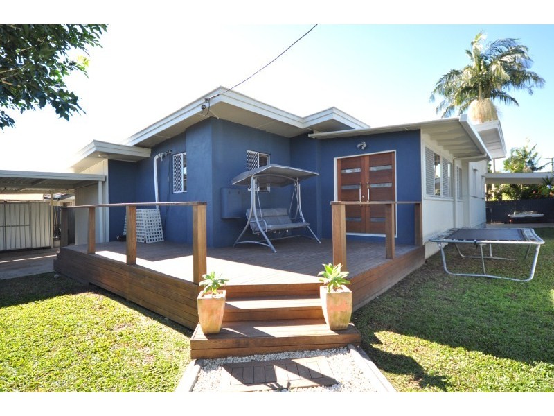 33 Heydon Avenue, Labrador QLD 4215