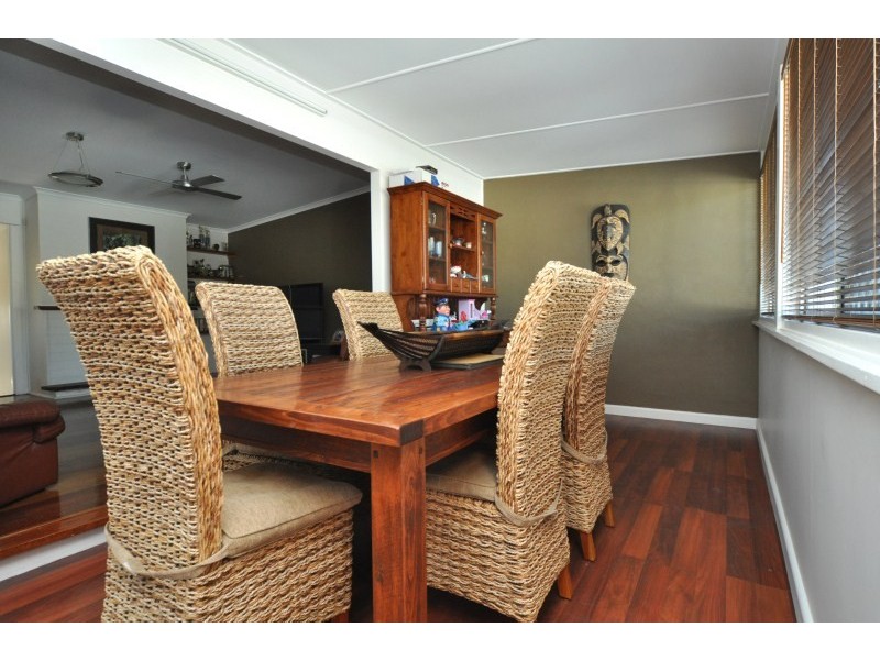 33 Heydon Avenue, Labrador QLD 4215