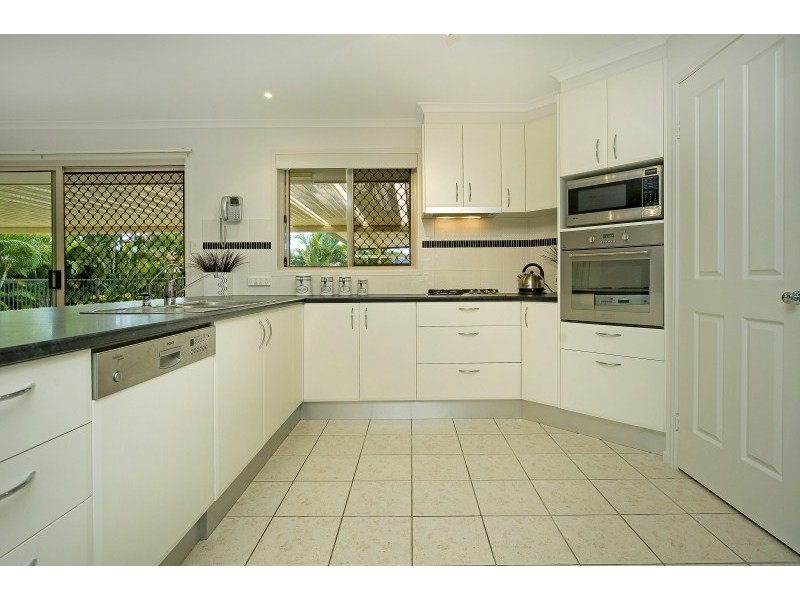 6 Grande Entrance, Monterey Keys QLD 4212