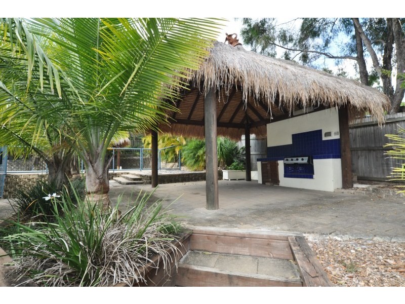 8 Wilmot Place, Helensvale QLD 4212