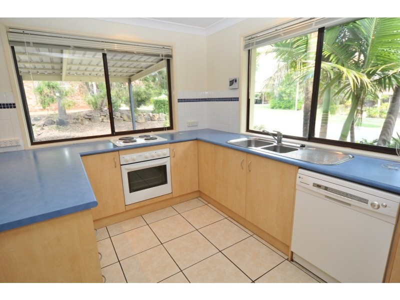 8 Wilmot Place, Helensvale QLD 4212