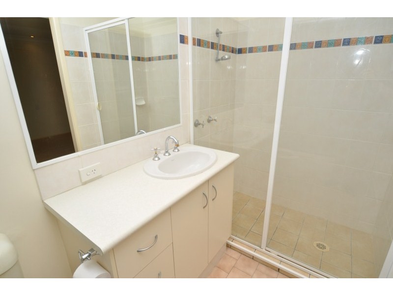 8 Wilmot Place, Helensvale QLD 4212