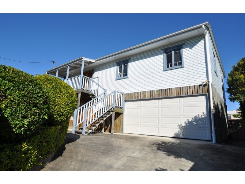 50 Central Street, Labrador QLD 4215