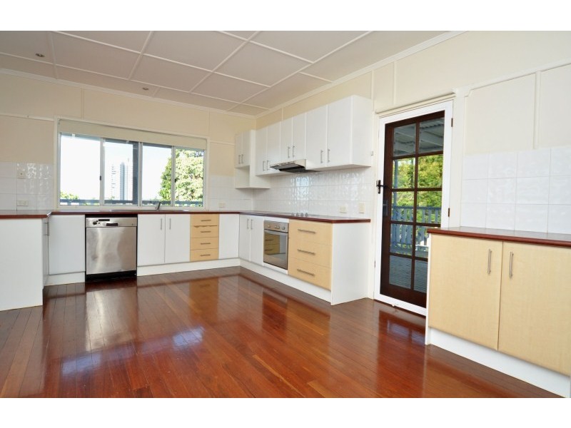 50 Central Street, Labrador QLD 4215