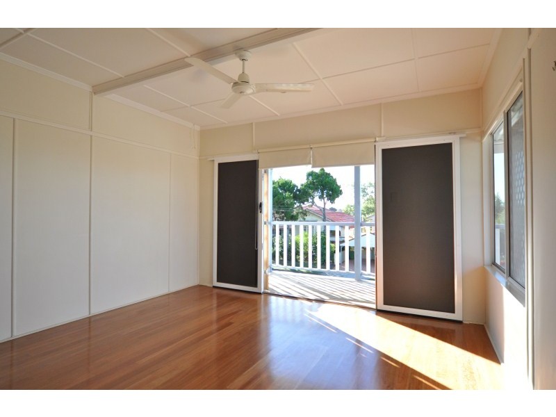 50 Central Street, Labrador QLD 4215