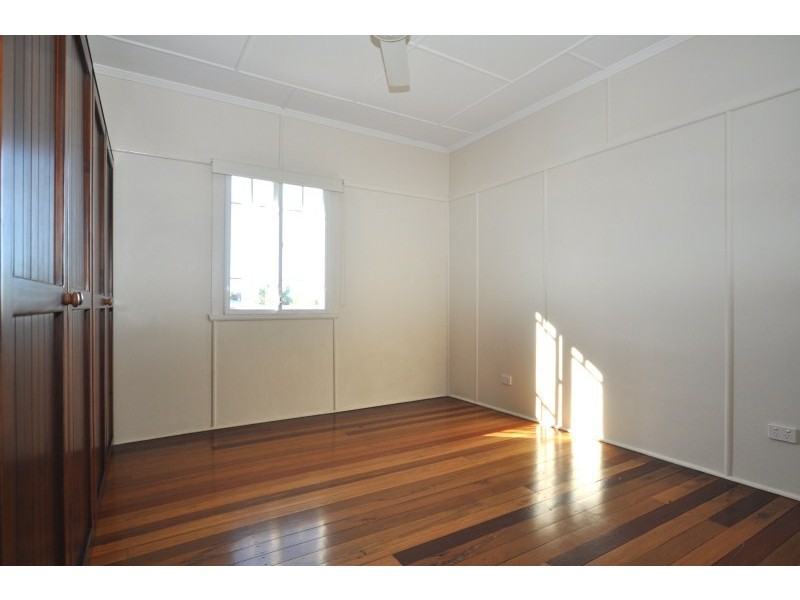 50 Central Street, Labrador QLD 4215