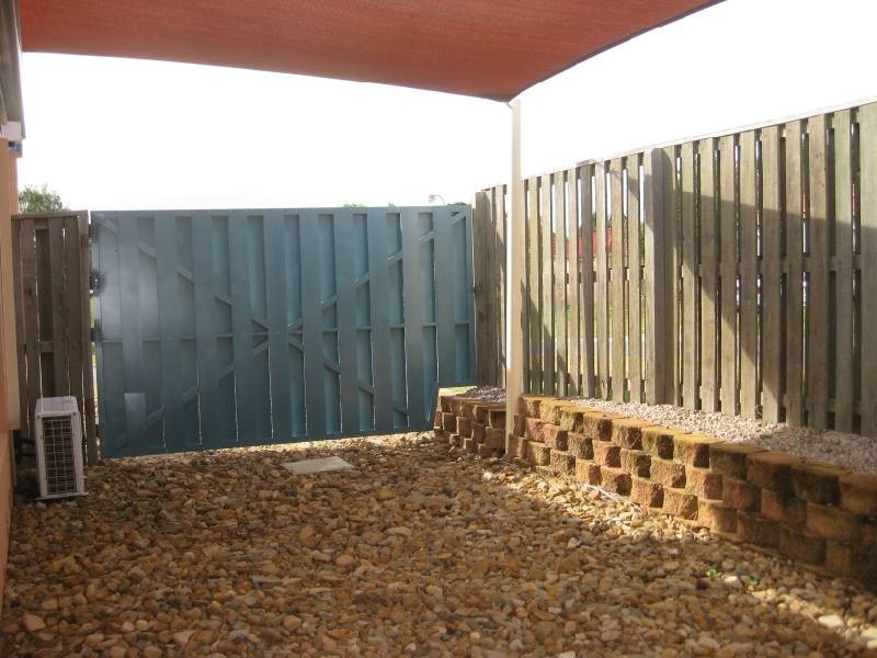 2 Madasin Close, Arundel QLD 4214