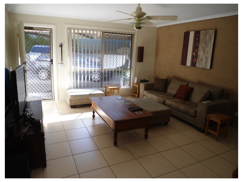 2/15 Robin Joy Close, Labrador QLD 4215