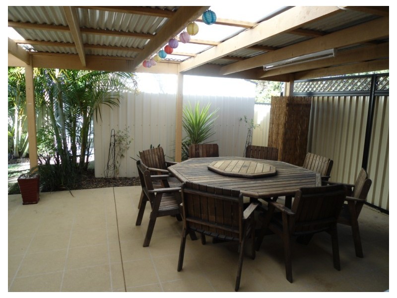 2/15 Robin Joy Close, Labrador QLD 4215